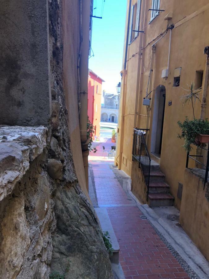 La Petite Barque Menton Exterior foto